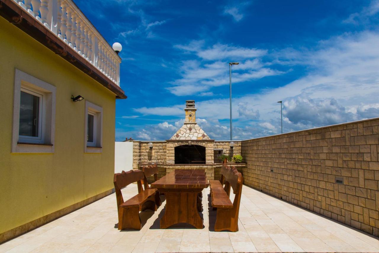 Apartments Natasa Murage Екстериор снимка